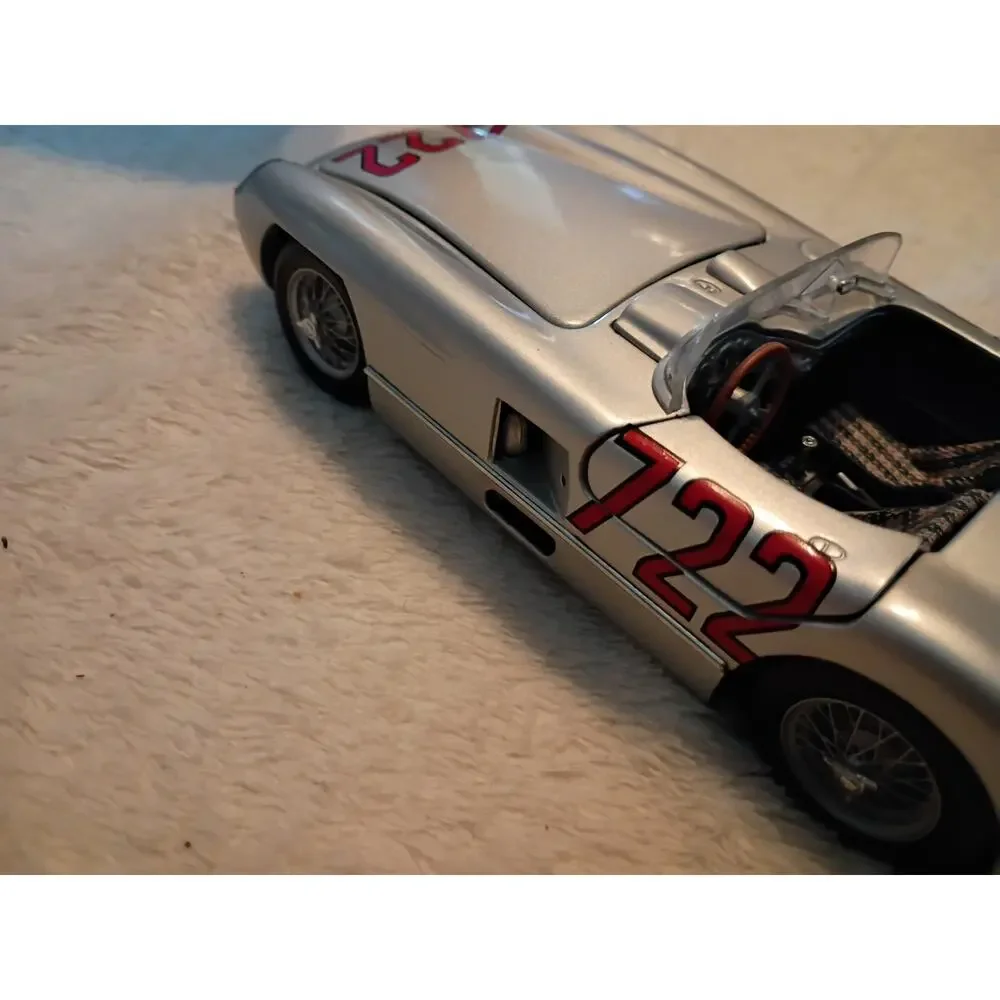 Mercedes Benz 300 SLR Stirling Moss 1955 Paul's Model Art 1:24 Diecast Very Rare